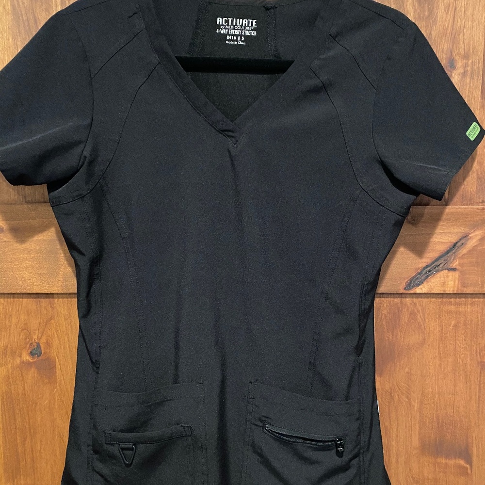 Med Couture Activate Black Scrub Top small